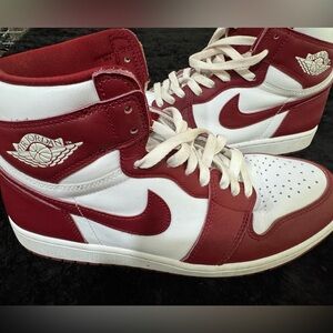 Men’s Hi-Top Air Jordans size 10.5